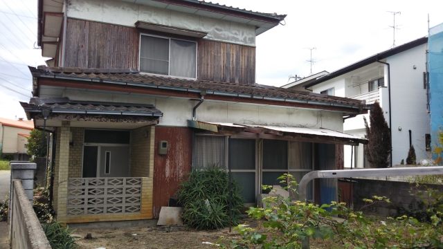 家一軒の残置物撤去