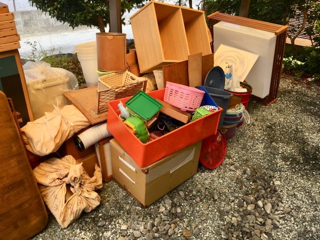 物置の中身や庭の不用品一括回収